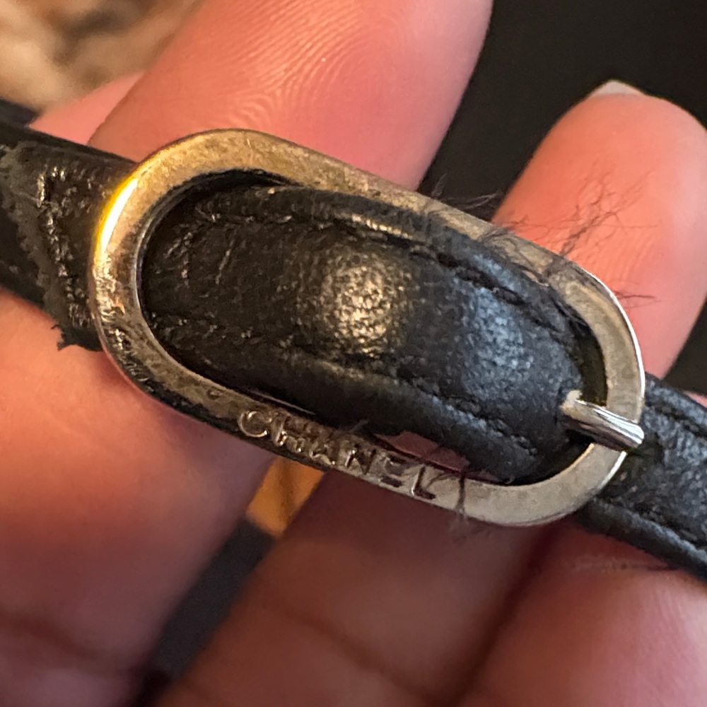 CHANEL Black Leather CC Logo Thong Sandals - Picture 6 of 9